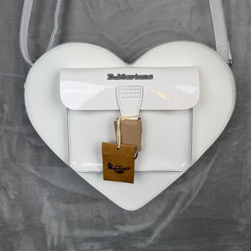 Dr. Martens White Heart Leather Backpack Crossbody Bag Patent Lamper